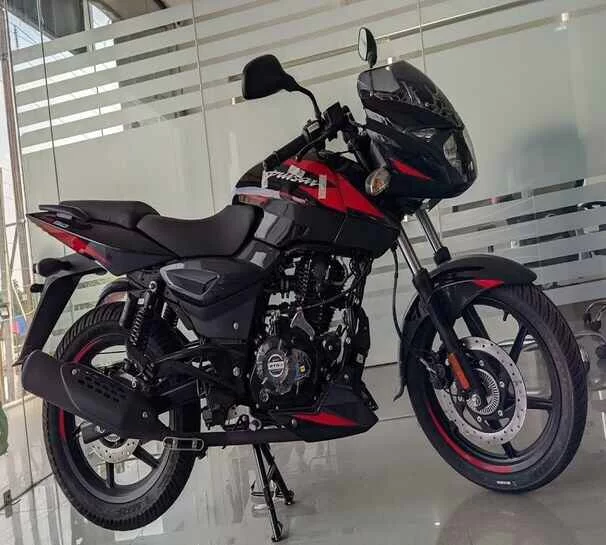 Bajaj Pulsar 150: Pay only Rs 17, 000 and Buy This Bike